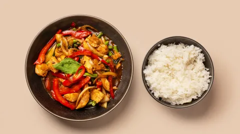 Phad Ka-Praw: wok med ris