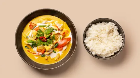 Phad Karri: gul karri, servert med ris