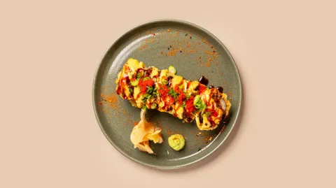 Bare Laks: spicy laksemaki og laks nigiri